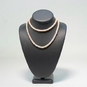 Fresh water pearl string that can be worn in two different ways